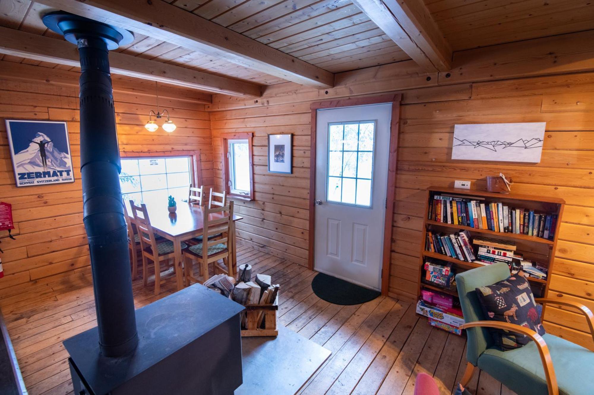 Little Atlin Lodge Tagish Екстер'єр фото