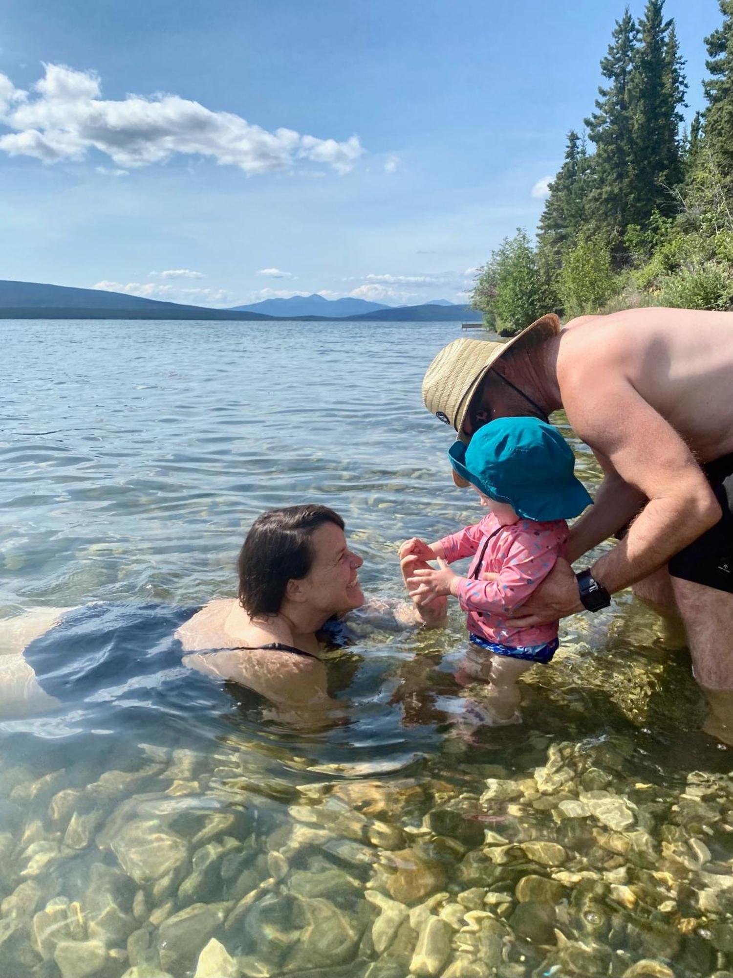 Little Atlin Lodge Tagish Екстер'єр фото