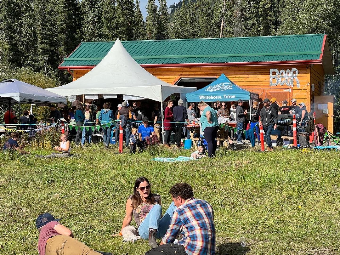 Little Atlin Lodge Tagish Екстер'єр фото