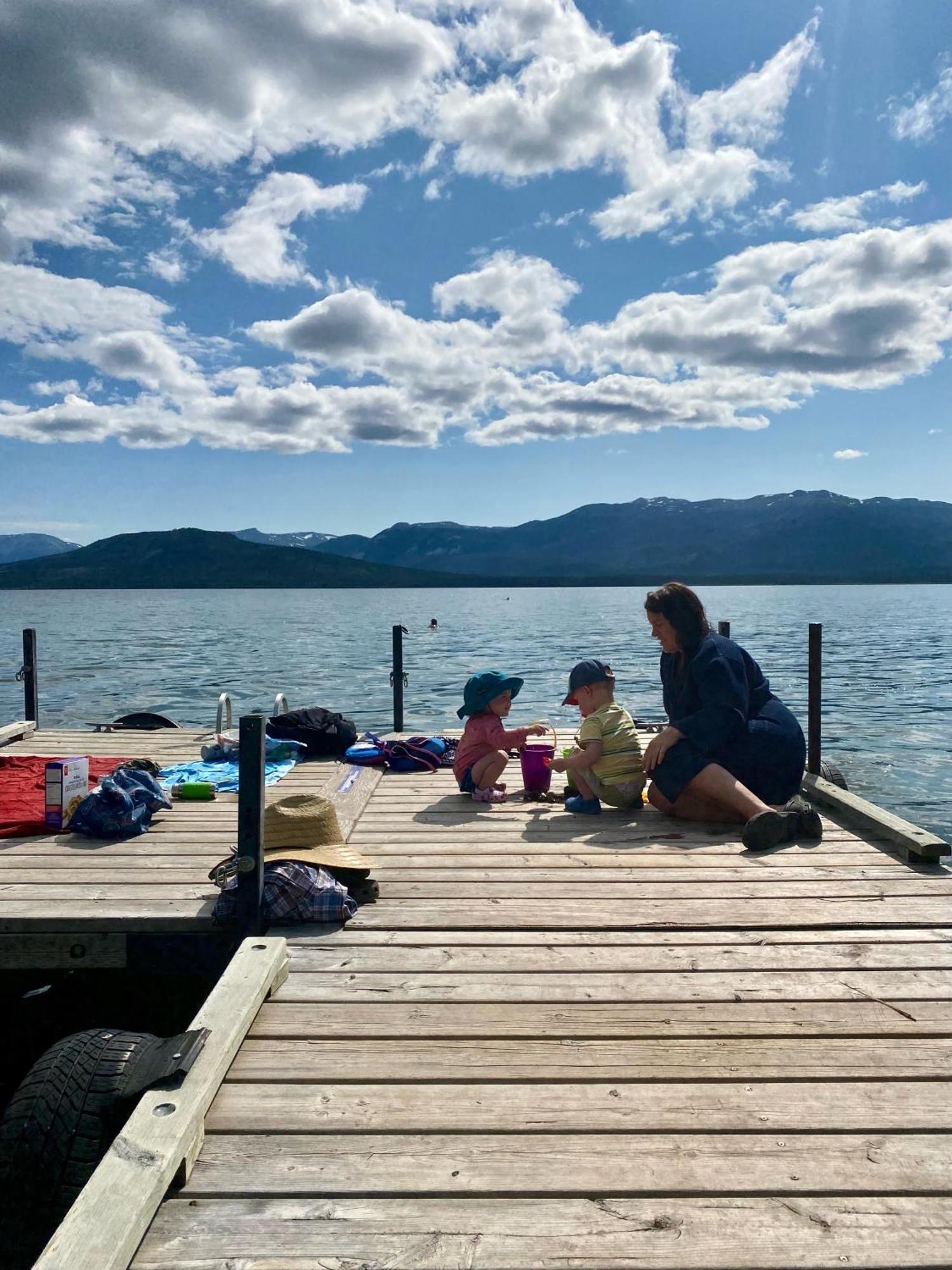 Little Atlin Lodge Tagish Екстер'єр фото