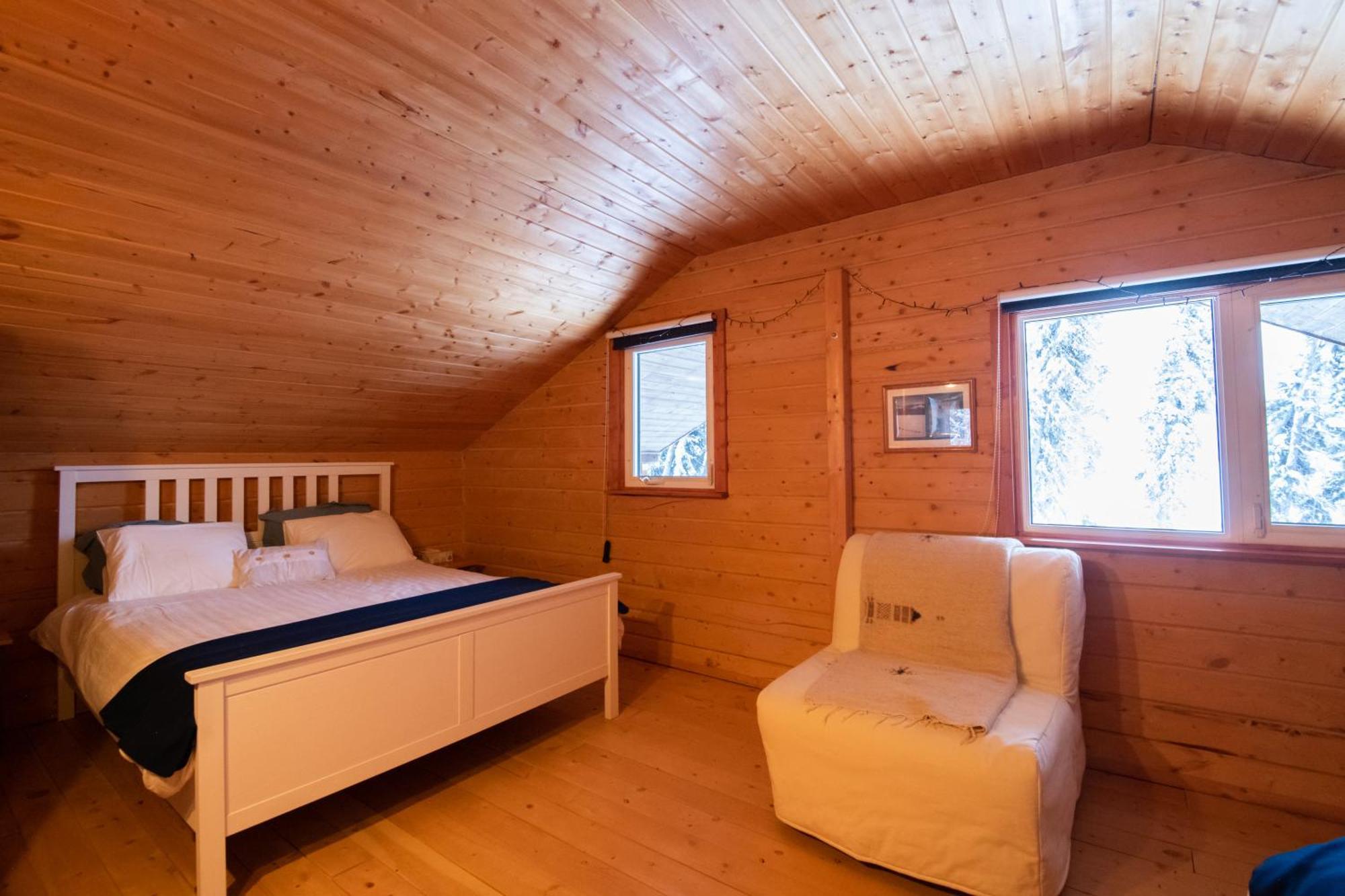 Little Atlin Lodge Tagish Екстер'єр фото